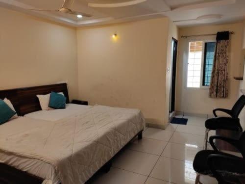 Oyo Flagship 80855 Hotel R Grand Vijayawada Ngoại thất bức ảnh