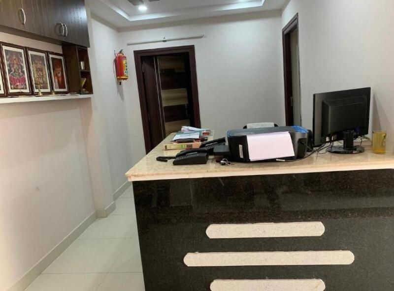 Oyo Flagship 80855 Hotel R Grand Vijayawada Ngoại thất bức ảnh