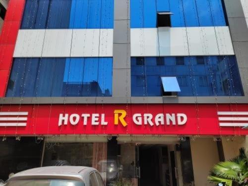 Oyo Flagship 80855 Hotel R Grand Vijayawada Ngoại thất bức ảnh
